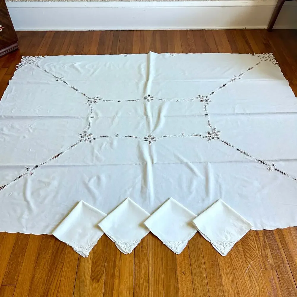 Vintage White 100% Cotton Battenberg Lace Tablecloth with 4 Matching Napkins
